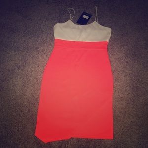 Beautiful dress for the Spring/Summer!